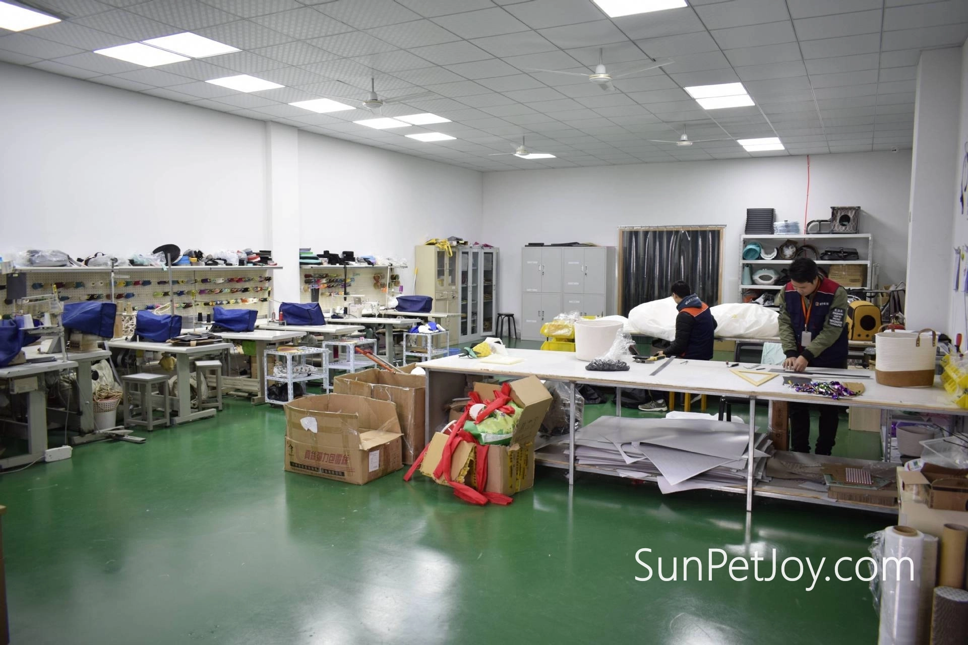 Dog product quality control inspection